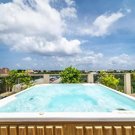Penthouse With Jungle View Terrace Gym Pool Hottub Villa