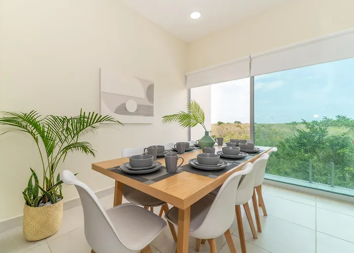Holiday home Penthouse With Jungle View Terrace Gym Pool Hottub *