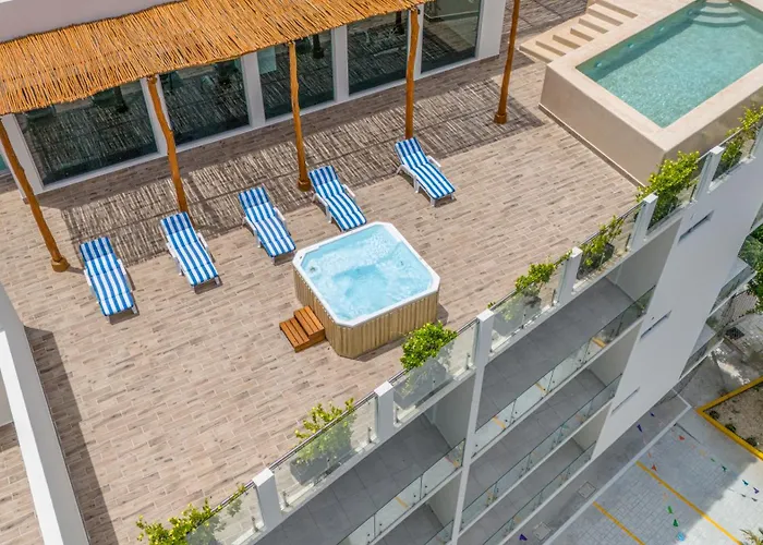 Holiday home Penthouse With Jungle View Terrace Gym Pool Hottub *