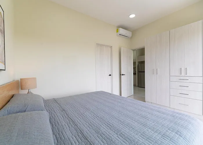 Holiday home Penthouse With Jungle View Terrace Gym Pool Hottub