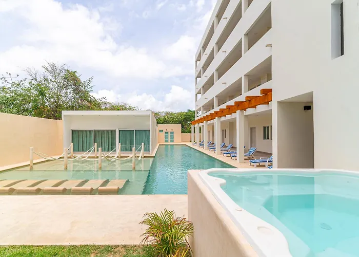 Penthouse With Jungle View Terrace Gym Pool Hottub Holiday home